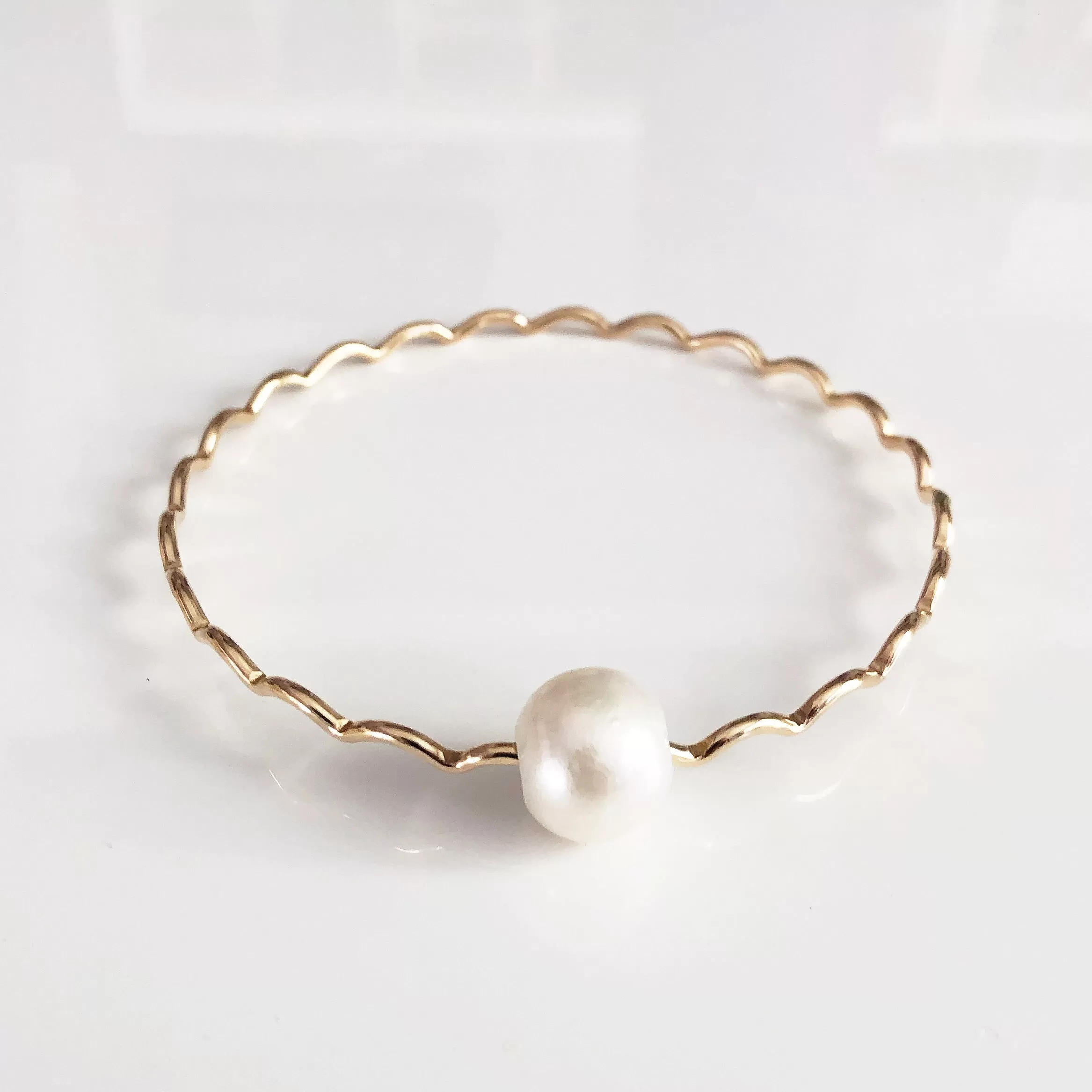 Bangle UNAHI - white Edison pearl (B429)