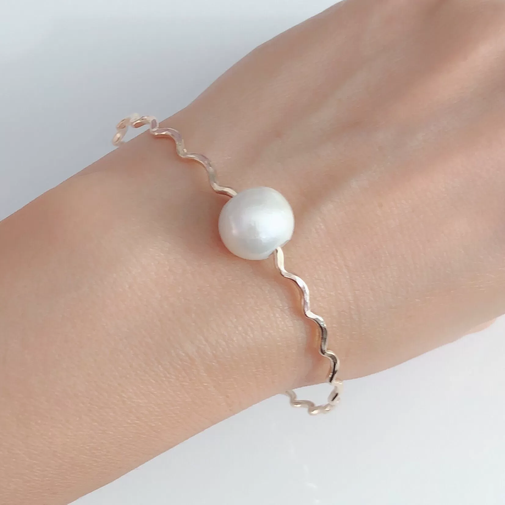 Bangle UNAHI - white Edison pearl (B429)