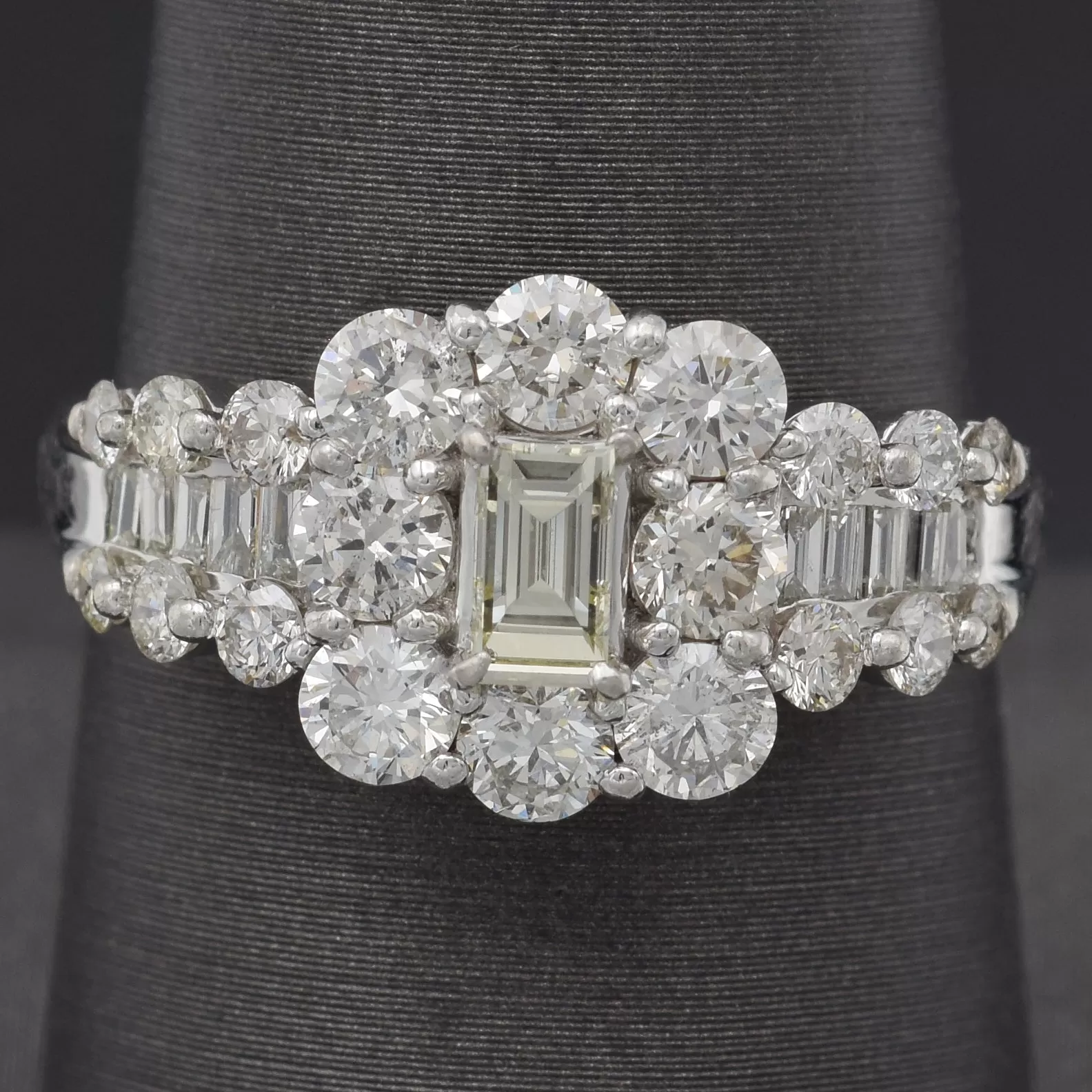 Estate 900 Platinum 2.01 TCW Diamond Band Ring