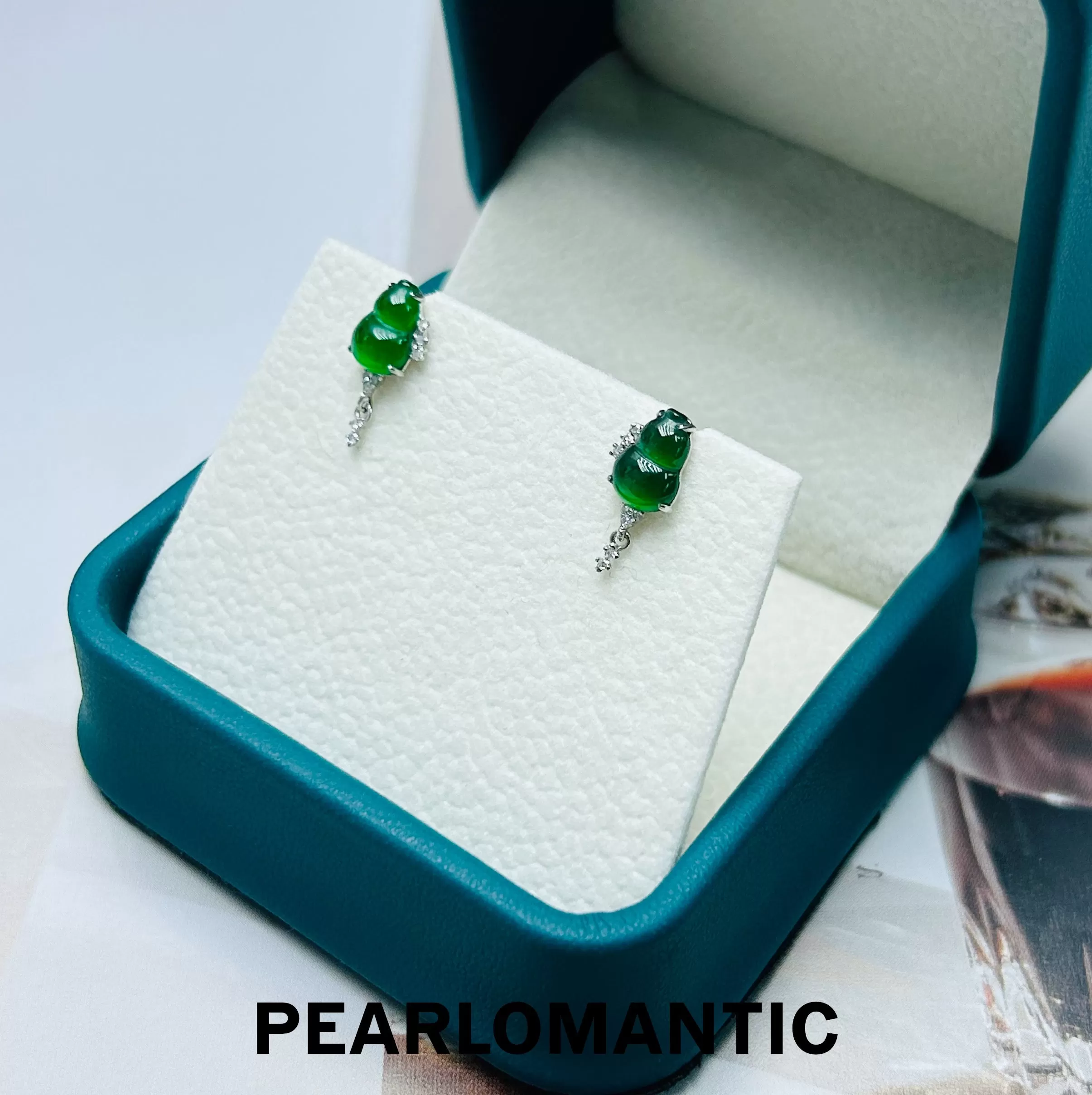 [Fine Jewelry] 18k Gold & Diamond & Jade Hulu Design Earring Studs