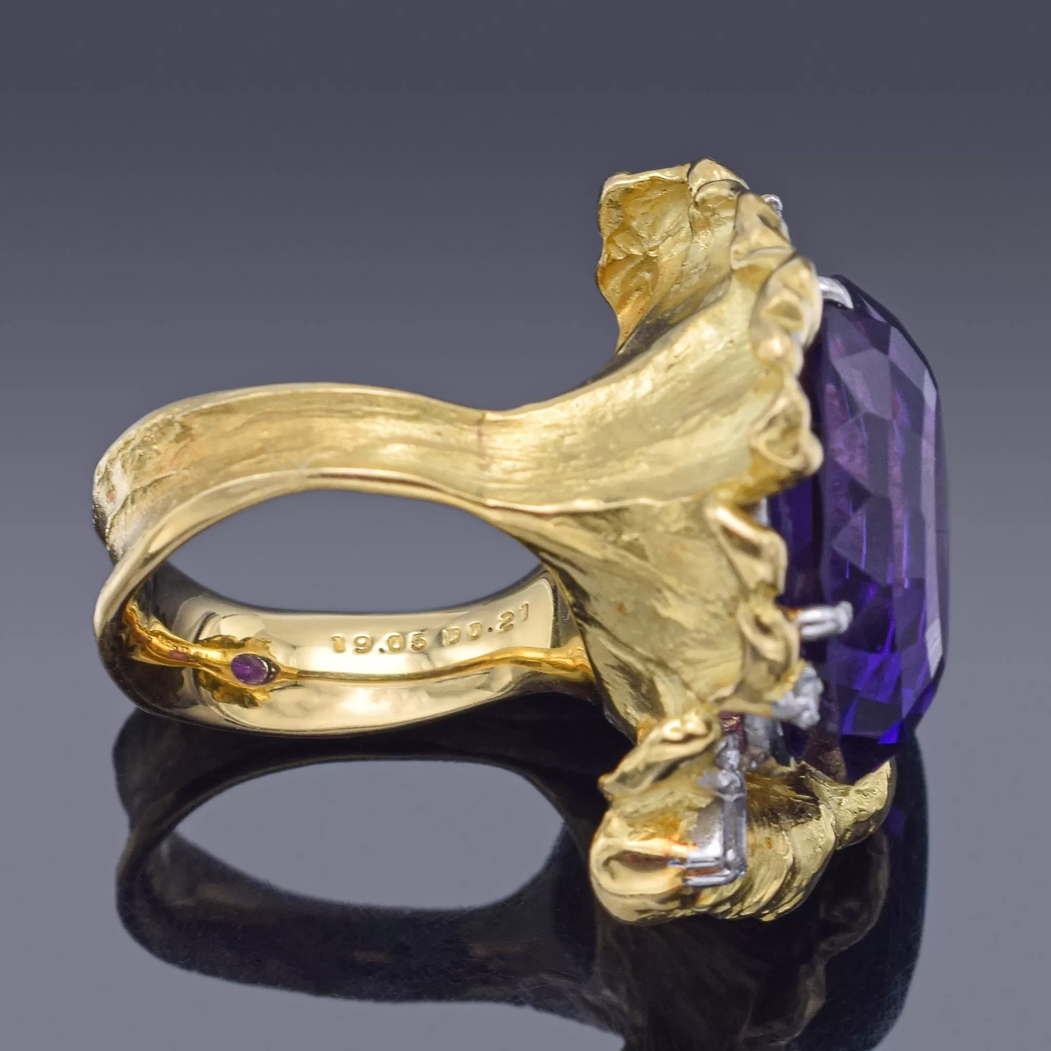 KOJI IWAKURA 18K Gold & Platinum 19.05 Ct Amethyst & Diamond Cocktail Ring