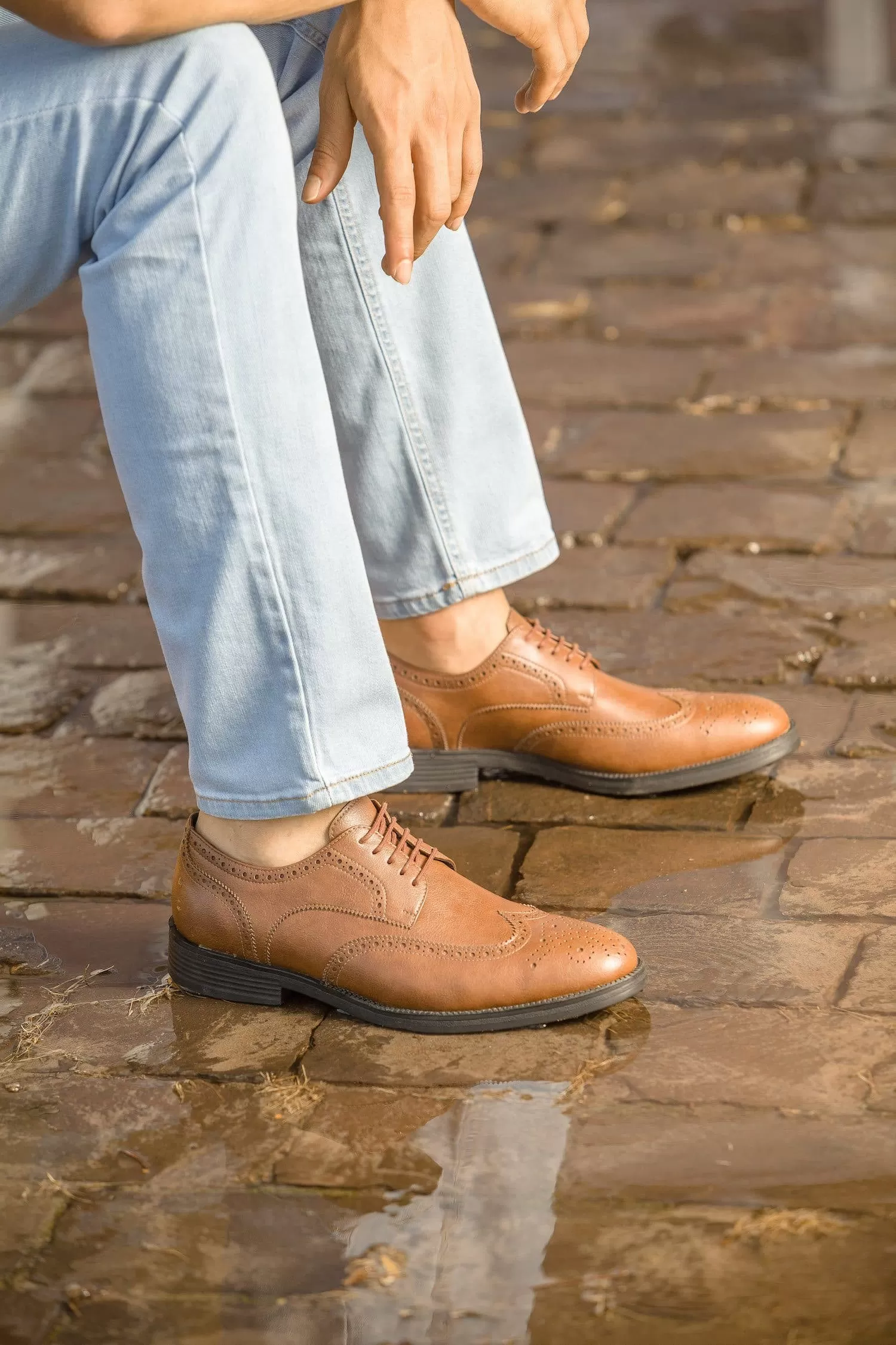 'Viterbo' classic wing-tip vegan leather by Vincente Verde -  cognac