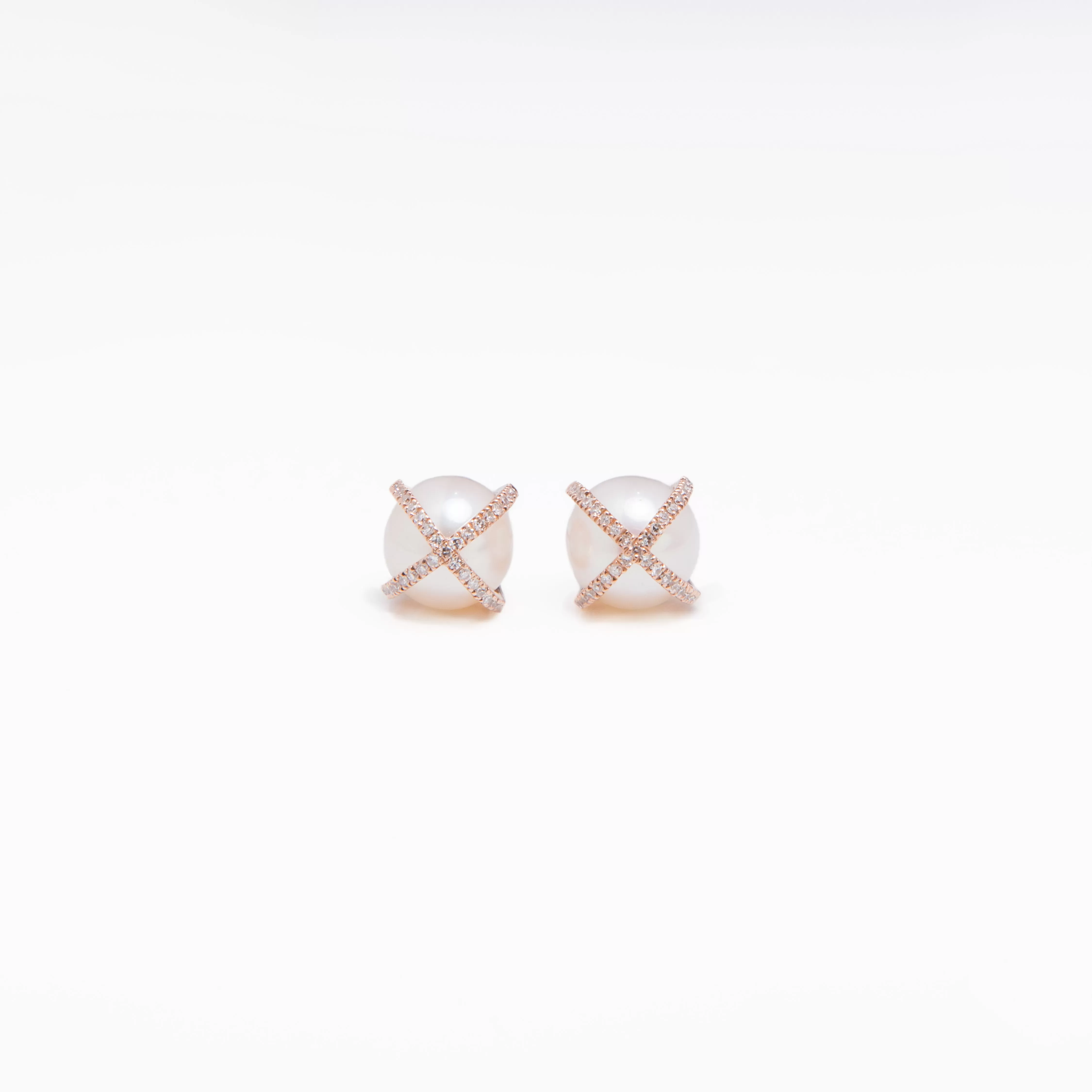 WD417, 14kt gold, pearl stud with pave x diamond stud earrings